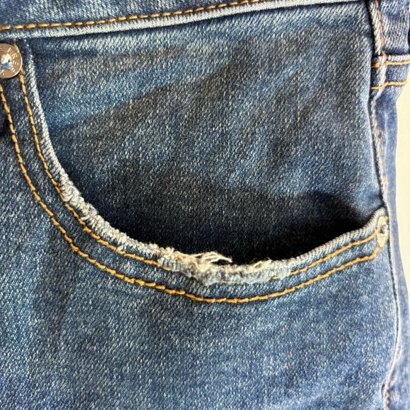 WE THE FREE SZ 28 Shorts CRVY Raw Hem Button Fly Slits Free People Denim Jeans - Picture 5 of 12